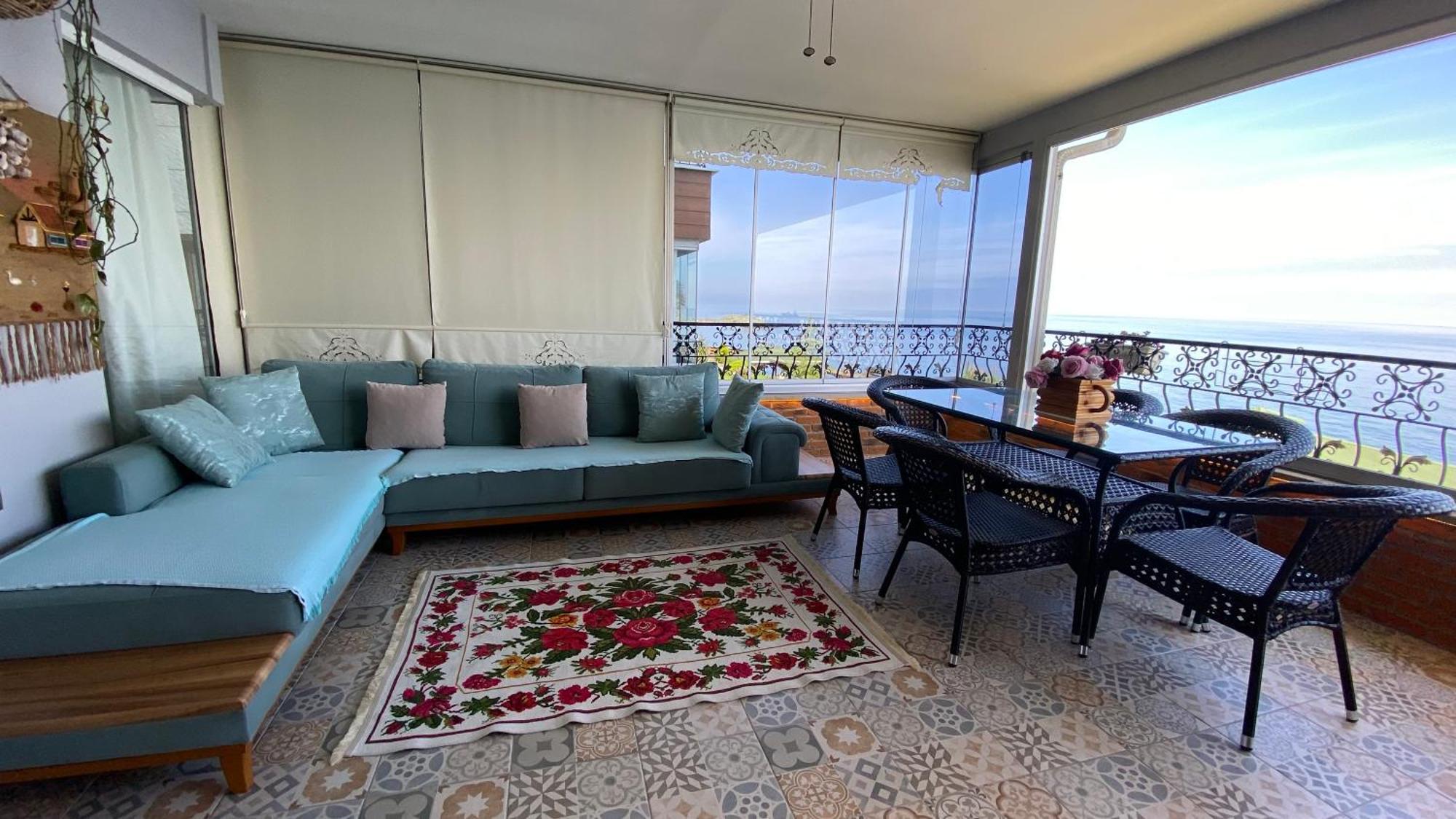 My White House Apartment Трабзон Стая снимка
